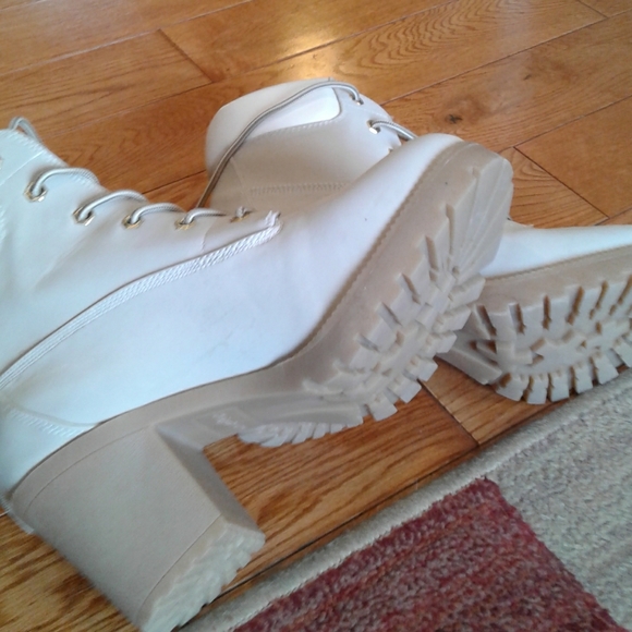 Boots - Picture 10 of 13